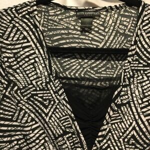 Petite Sophisticate BlackWhite Print VNeck Ruched Blouse Top 3/4 Sleeve Womens M